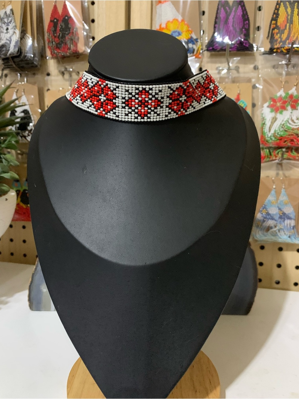 Red and White Beaded Floral Choker Necklace